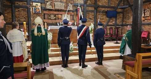 Msza św. z udziałem Szkoły Policji w Słupsku