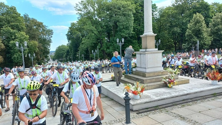 Wjazd pielgrzymów na Jasną Górę