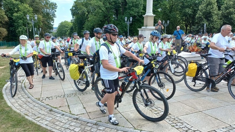 Wjazd pielgrzymów na Jasną Górę