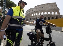 Włochy: Do 444 euro kary za włączoną klimatyzację w samochodzie w czasie postoju