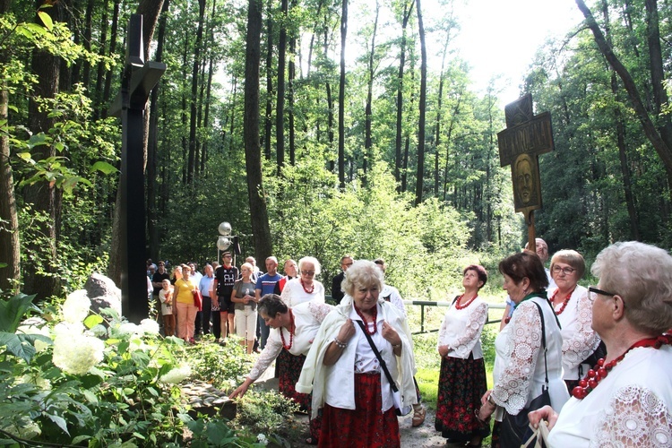 Pielgrzymka małopolskiej wsi do Zabawy