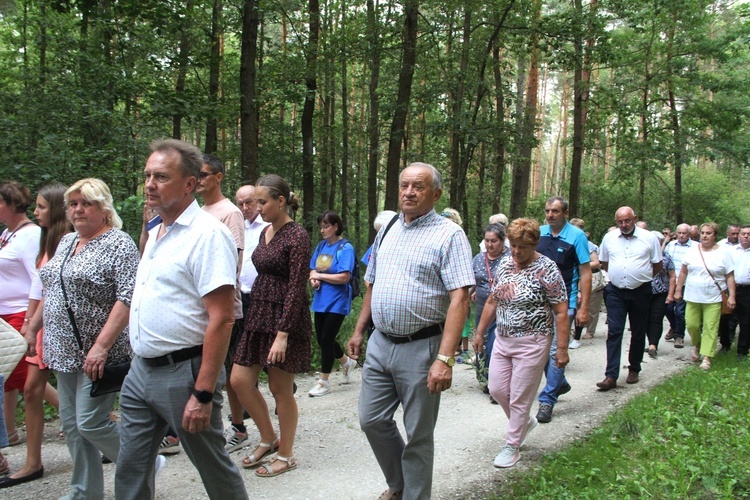 Pielgrzymka małopolskiej wsi do Zabawy