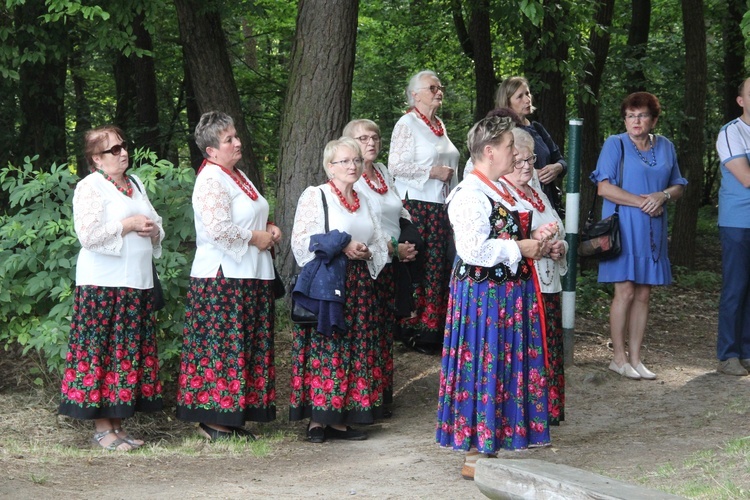 Pielgrzymka małopolskiej wsi do Zabawy