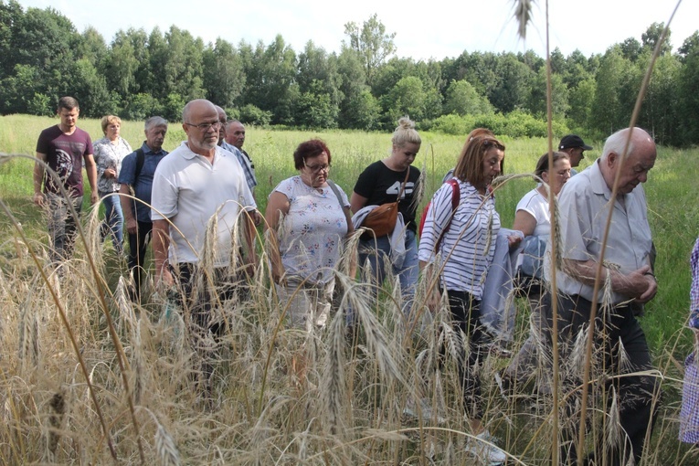 Pielgrzymka małopolskiej wsi do Zabawy