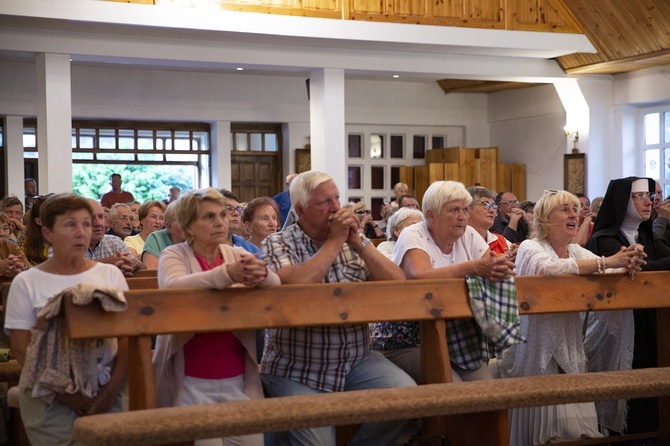 Tydzień Uwielbienia w Dźwirzynie 