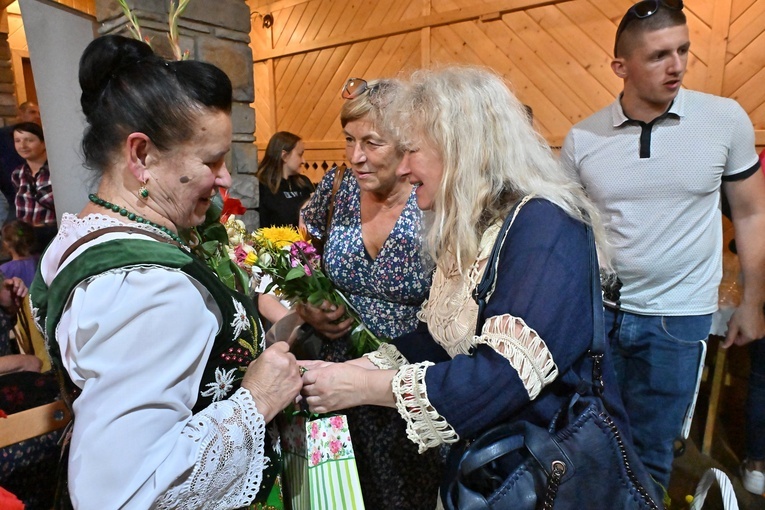 Wystawa tkactwa regionalnego Marii Naglak