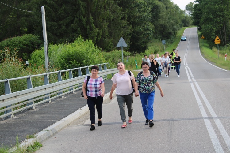 Z Łąkty do Lipnicy. Piesza pielgrzymka do św. Szymona