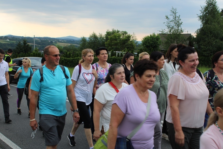 Z Łąkty do Lipnicy. Piesza pielgrzymka do św. Szymona