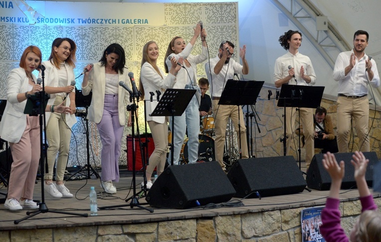 Ubiegłoroczny koncert zespołu Tylko Ty w muszli radomskiego parku im. Tadeusza Kościuszki. 