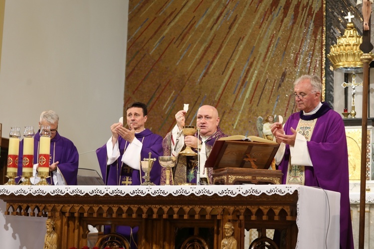 Ostatnie pożegnanie ks. kanonika Jerzego Jęczmionki