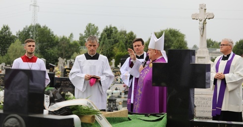 Ostatnie pożegnanie ks. kanonika Jerzego Jęczmionki