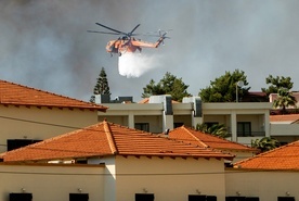 Grecja: Pożar na Rodos dotarł do strefy turystycznej, około 1,2 tys. osób czeka na ewakuację