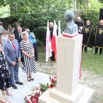 Krynica-Zdrój. Odsłonięcie pomnika abp. Antoniego Baraniaka