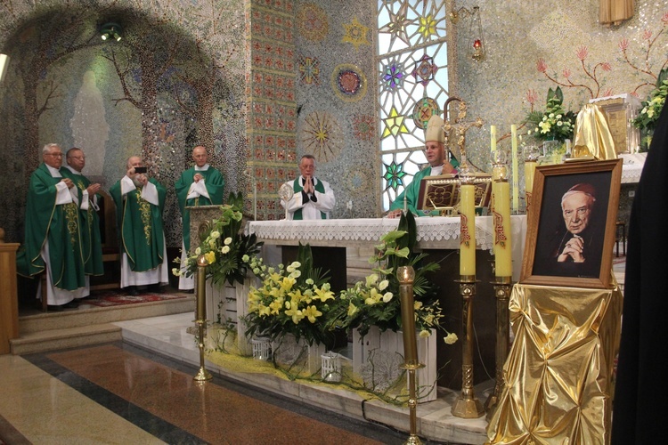 Krynica-Zdrój. Odsłonięcie pomnika abp. Antoniego Baraniaka