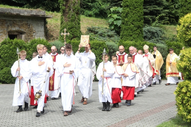 Krużlowa. Rozpoczęcie odpustu ku czci Chrystusa Przemienionego