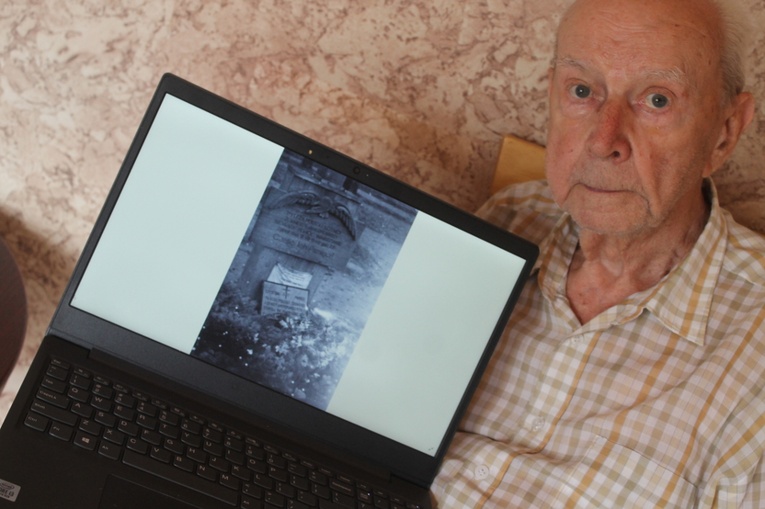 ​Ostatni żyjący fotograf Powstania Warszawskiego Zbigniew Grochowski i jego zdjęcia z powstańczej Warszawy