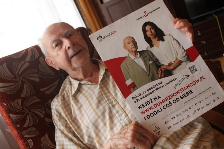 ​Ostatni żyjący fotograf Powstania Warszawskiego Zbigniew Grochowski i jego zdjęcia z powstańczej Warszawy