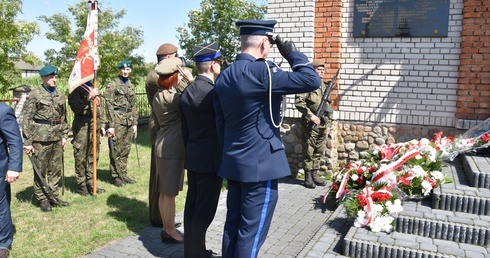 Aby ojczyzna nie zapomniała o swoich bohaterach