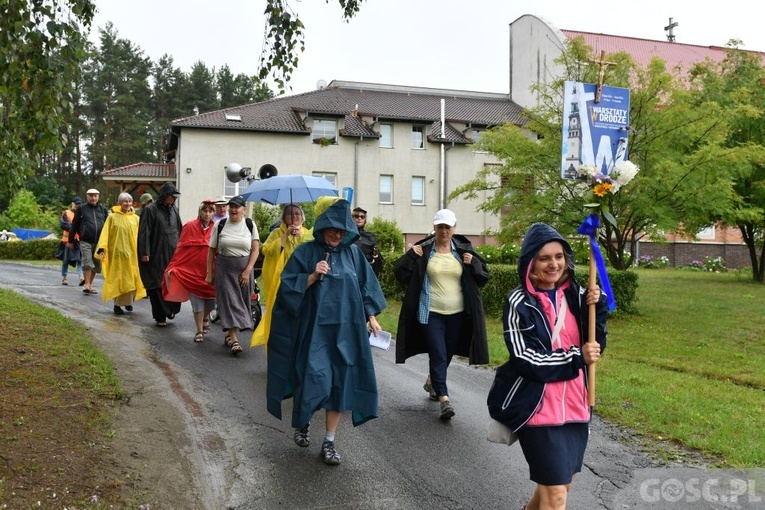 Piesza Pielgrzymka Nauczycieli na Jasną Górę "Warsztaty w drodze" rozpoczęta