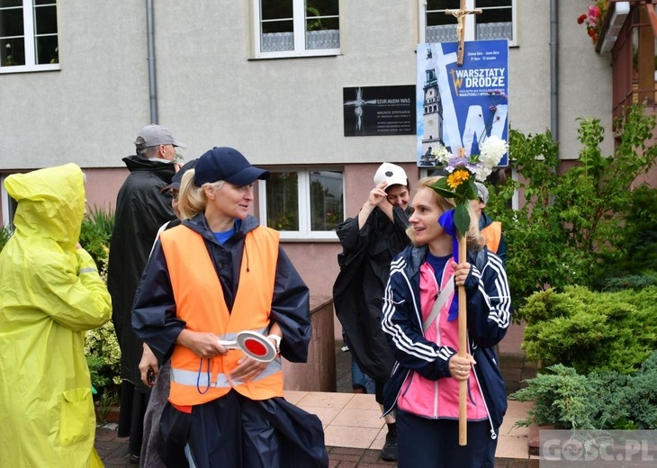 Piesza Pielgrzymka Nauczycieli na Jasną Górę "Warsztaty w drodze" rozpoczęta