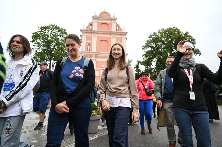 Wyjście pielgrzymki na Jasną Górę