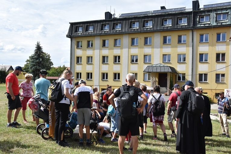 PPW2023. Drugi dzień wędrówki pielgrzymów z Góry