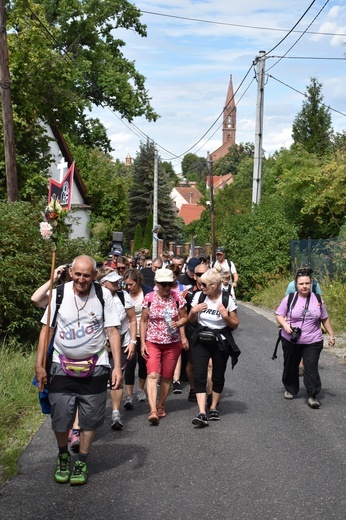 PPW2023. Drugi dzień wędrówki pielgrzymów z Góry