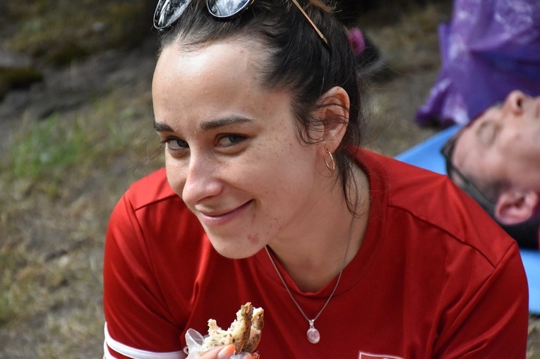 PPW2023. Drugi dzień wędrówki pielgrzymów z Góry