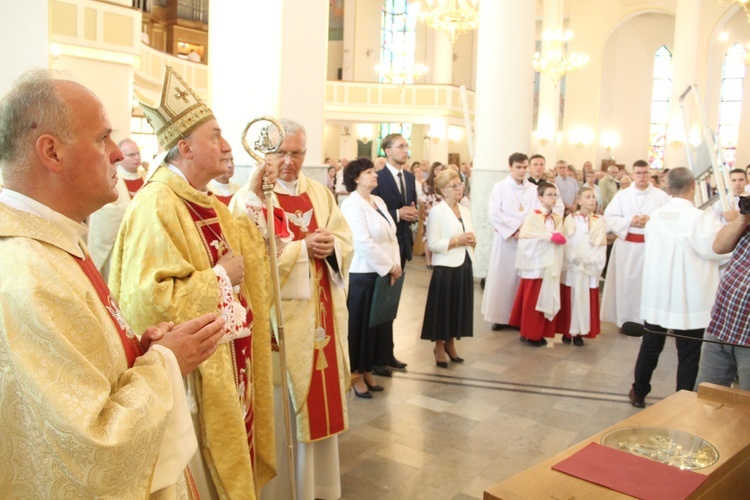 Dębica. 50-lecie parafii pw. Matki Bożej Anielskiej