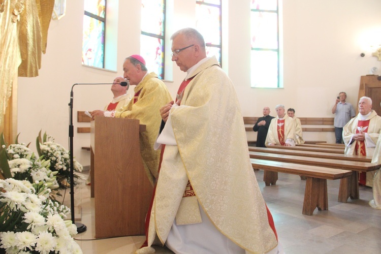 Dębica. 50-lecie parafii pw. Matki Bożej Anielskiej