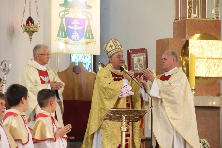 Dębica. 50-lecie parafii pw. Matki Bożej Anielskiej