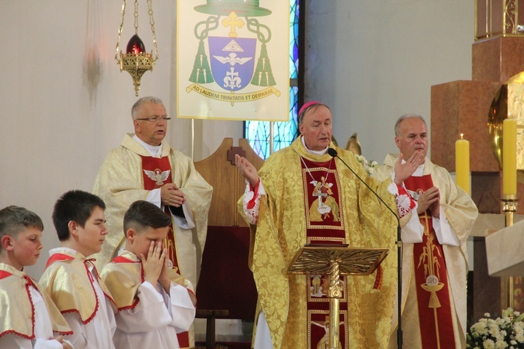 Dębica. 50-lecie parafii pw. Matki Bożej Anielskiej