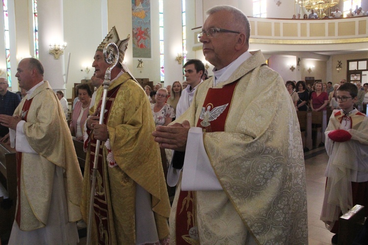 Dębica. 50-lecie parafii pw. Matki Bożej Anielskiej