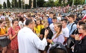 10 tys. młodych na "polskiej" Mszy na ŚDM w Lizbonie (cz. 2)