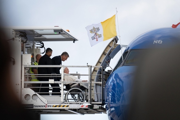 Papież Franciszek przyleciał do Lizbony na Światowe Dni Młodzieży