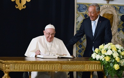 Prezydent Portugalii powitał papieża Franciszka w Lizbonie