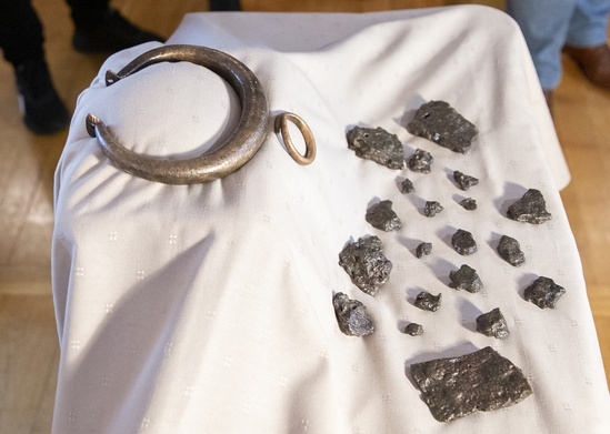 Biżuteria sprzed 3500 lat. Skarb z sidłowskiego lasu trafił do muzeum