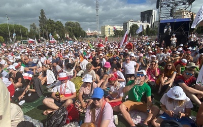 10 tys. młodych na "polskiej" Mszy na ŚDM w Lizbonie (cz. 1)