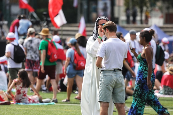 10 tys. młodych na "polskiej" Mszy na ŚDM w Lizbonie (cz. 2)