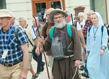 O. Andrzej wędruje z "Trójeczką".