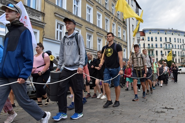 Pierwsze kilometry na Jasną Górę już w nogach