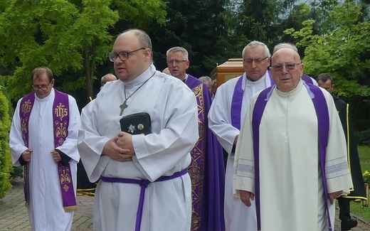 Uroczystości pogrzebowe śp. ks. Franciszka Płonki na os. Karpackim w Bielsku-Białej