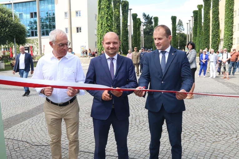 Wystawa o Wrocławiu sprzed 75 lat. Pełnym komunistycznych "sukcesów"