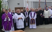 Ostatnie pożegnanie ks. prał. Franciszka Płonki w rodzinnym Zarzeczu