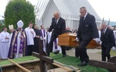 Ostatnie pożegnanie ks. prał. Franciszka Płonki w rodzinnym Zarzeczu