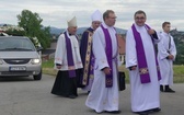 Ostatnie pożegnanie ks. prał. Franciszka Płonki w rodzinnym Zarzeczu