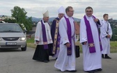 Ostatnie pożegnanie ks. prał. Franciszka Płonki w rodzinnym Zarzeczu