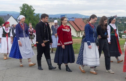 Ostatnie pożegnanie ks. prał. Franciszka Płonki w rodzinnym Zarzeczu