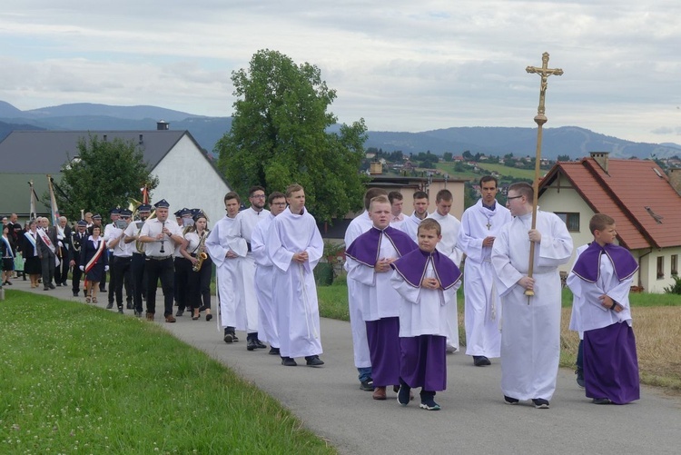 Ostatnie pożegnanie ks. prał. Franciszka Płonki w rodzinnym Zarzeczu