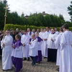 Ostatnie pożegnanie ks. prał. Franciszka Płonki w rodzinnym Zarzeczu